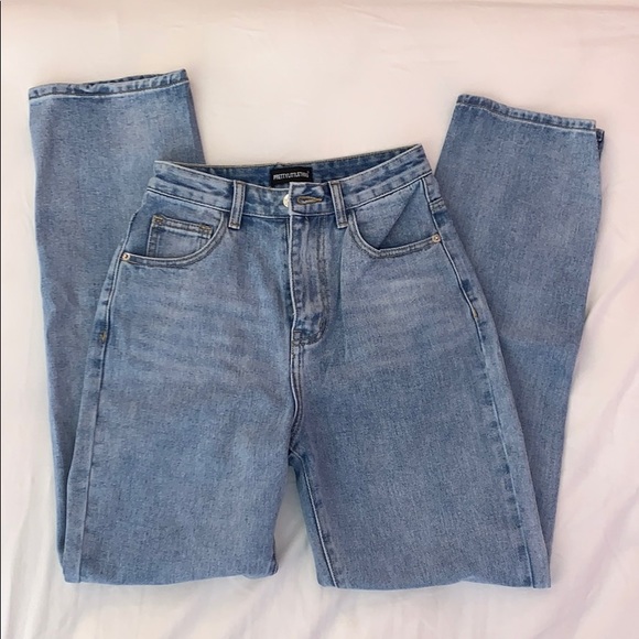 PrettyLittleThing Petite Light Wash Split Hem Jean - Picture 1 of 4